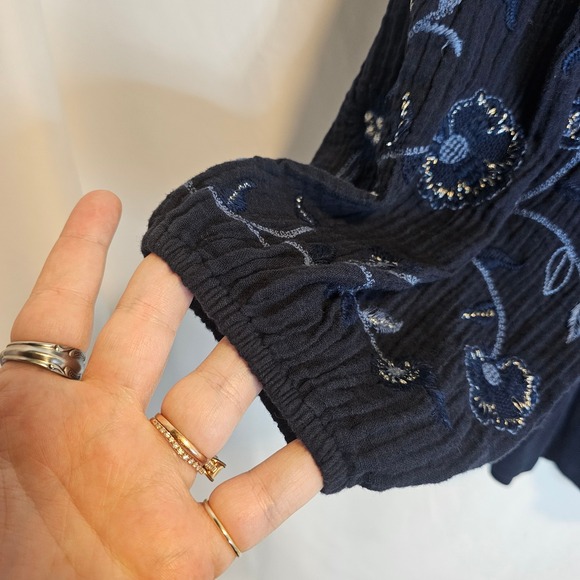 Chico's Embroidered Sleeve Top Navy Blue Floral Blouse Womens Boho XL - Picture 3 of 6